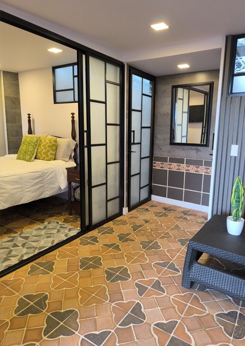 Finca La Milagrosa casita roja alojamiento